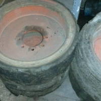 Old OEM solid tires 980 hours